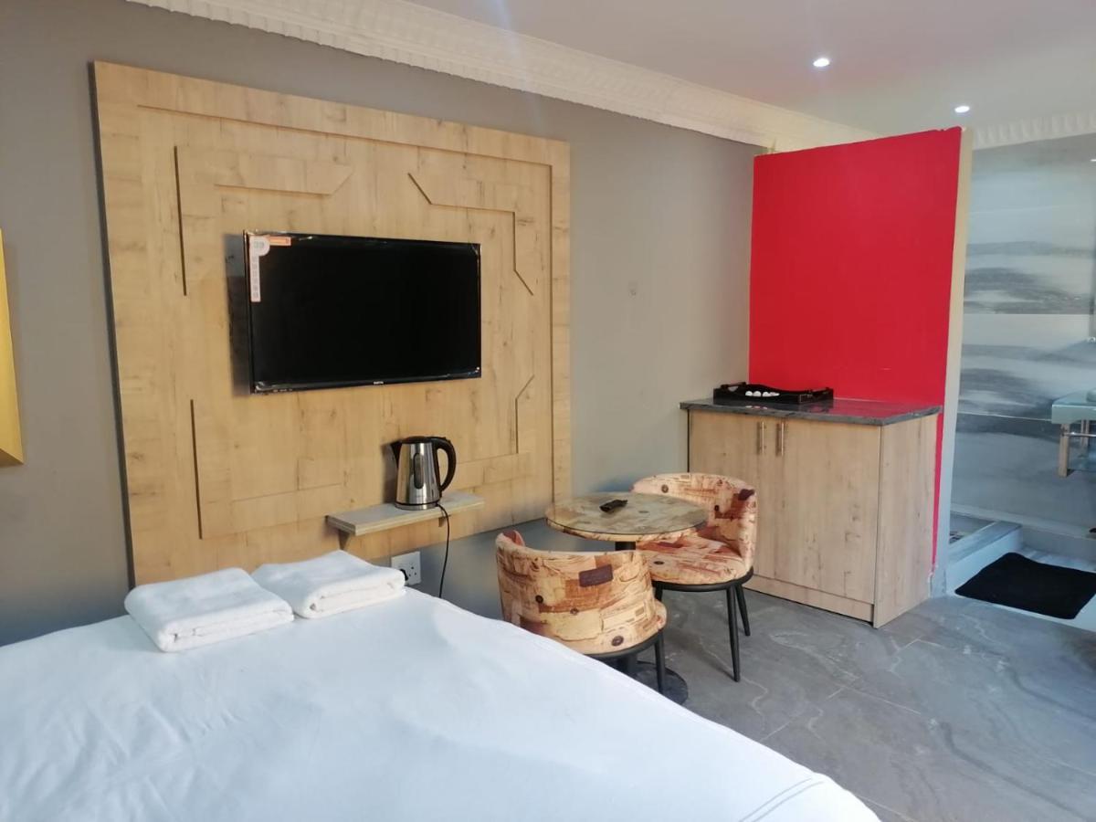 National Lodge Беноні Екстер'єр фото
