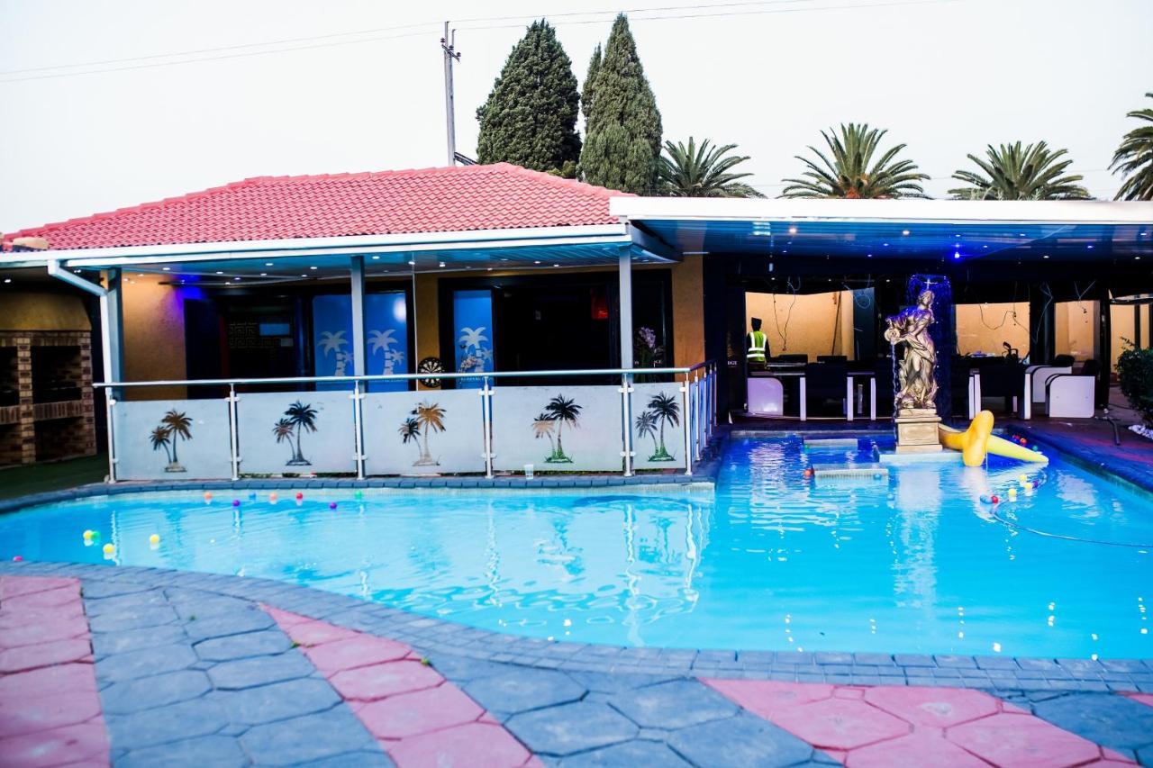 National Lodge Беноні Екстер'єр фото